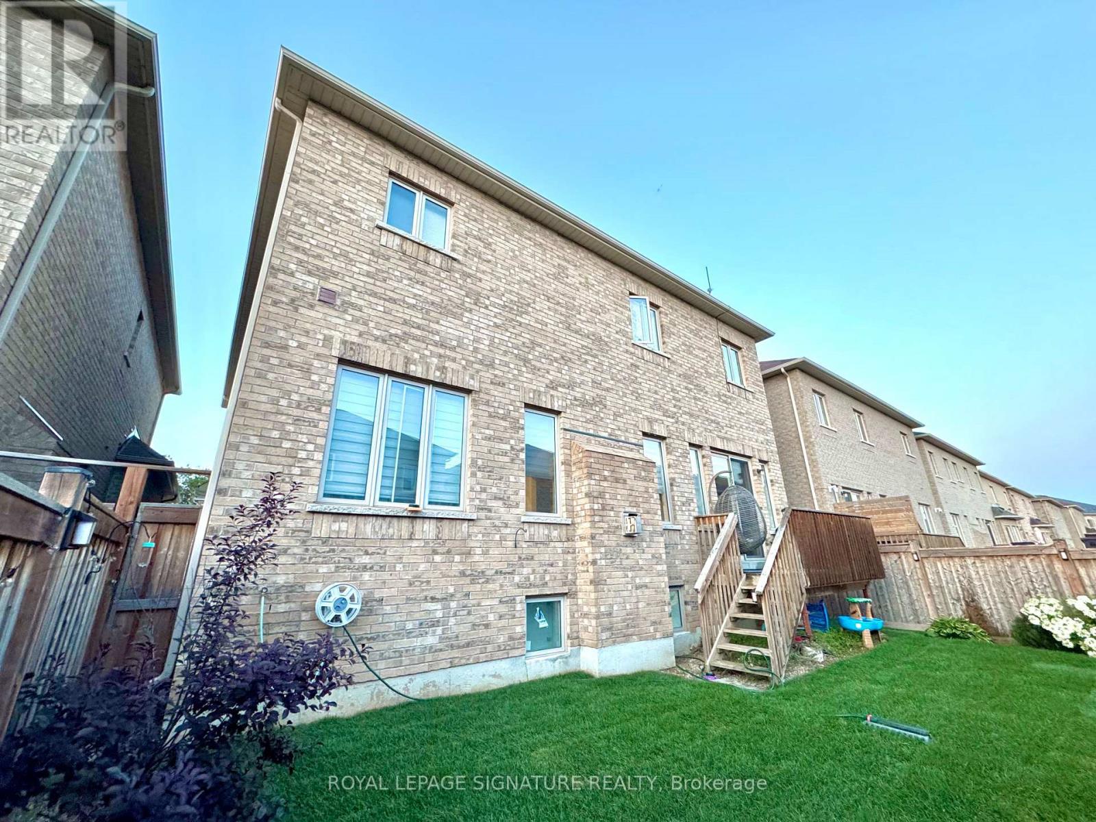 3184 Meadow Marsh Crescent, Oakville, Ontario  L6H 7H5 - Photo 4 - W13605632