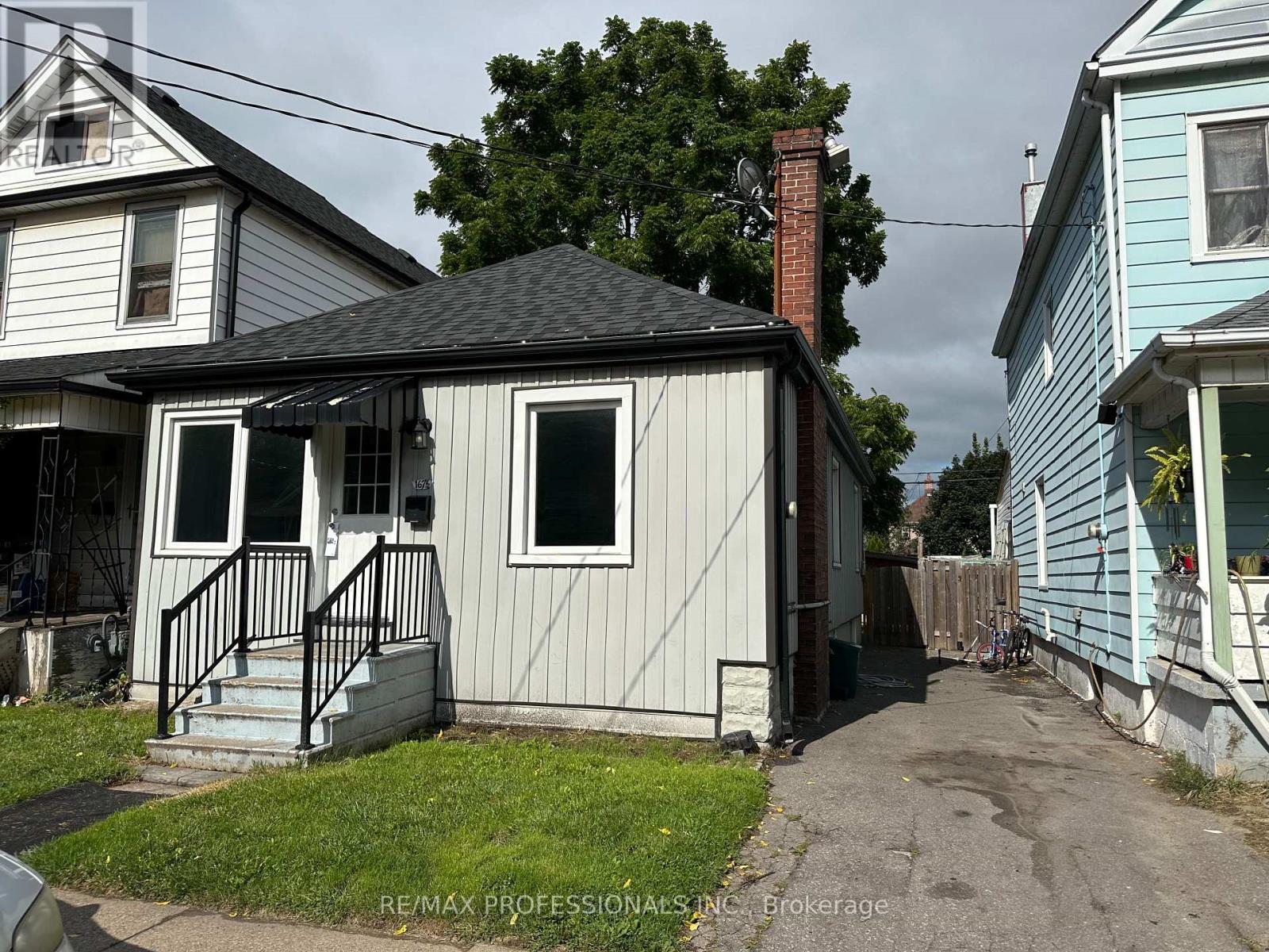 LOWER - 167.5 GROSVENOR AVENUE N, Hamilton, Ontario
