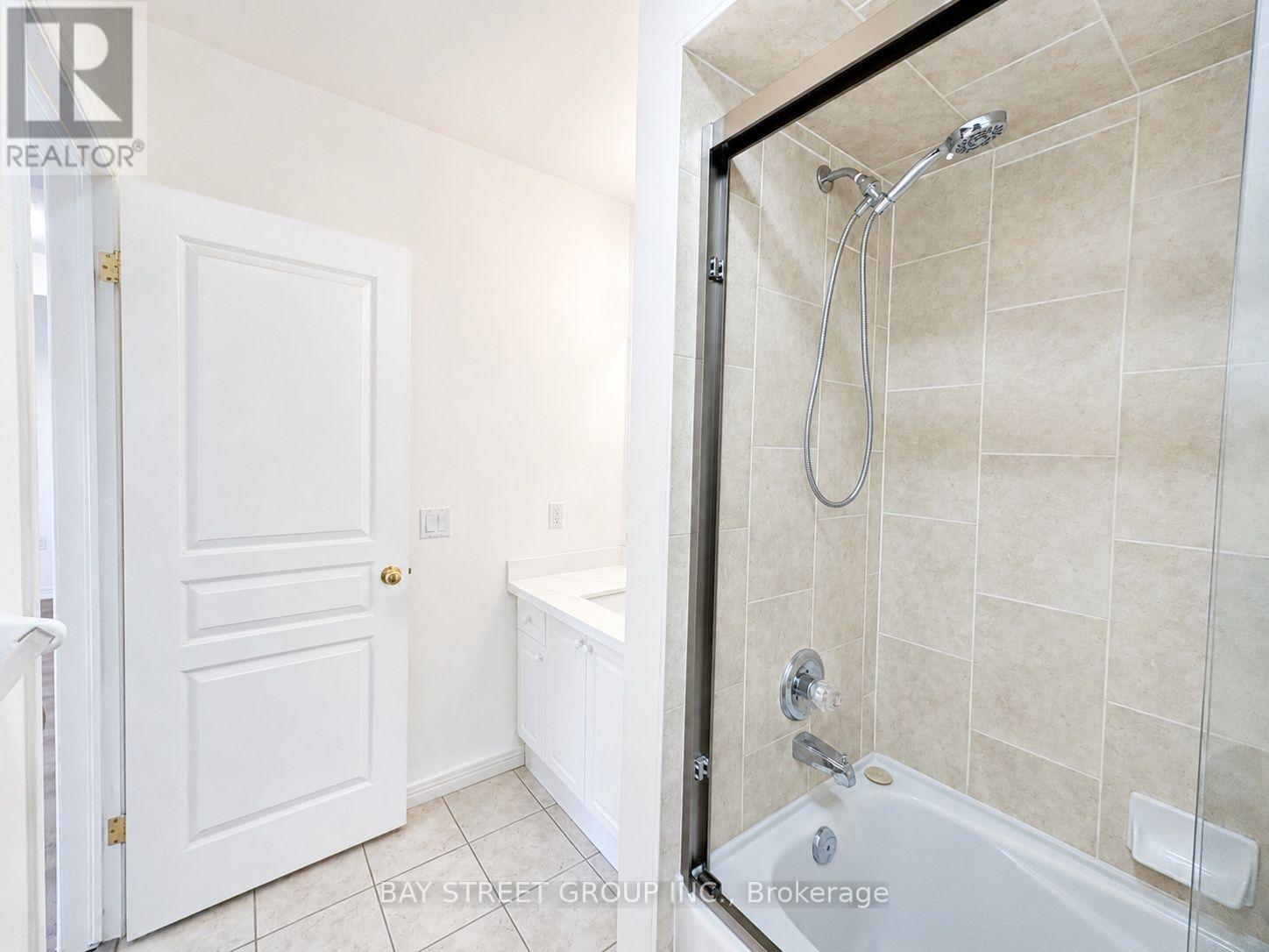 35 Diamond Court, Hamilton, Ontario  L9C 7V5 - Photo 10 - X13605608
