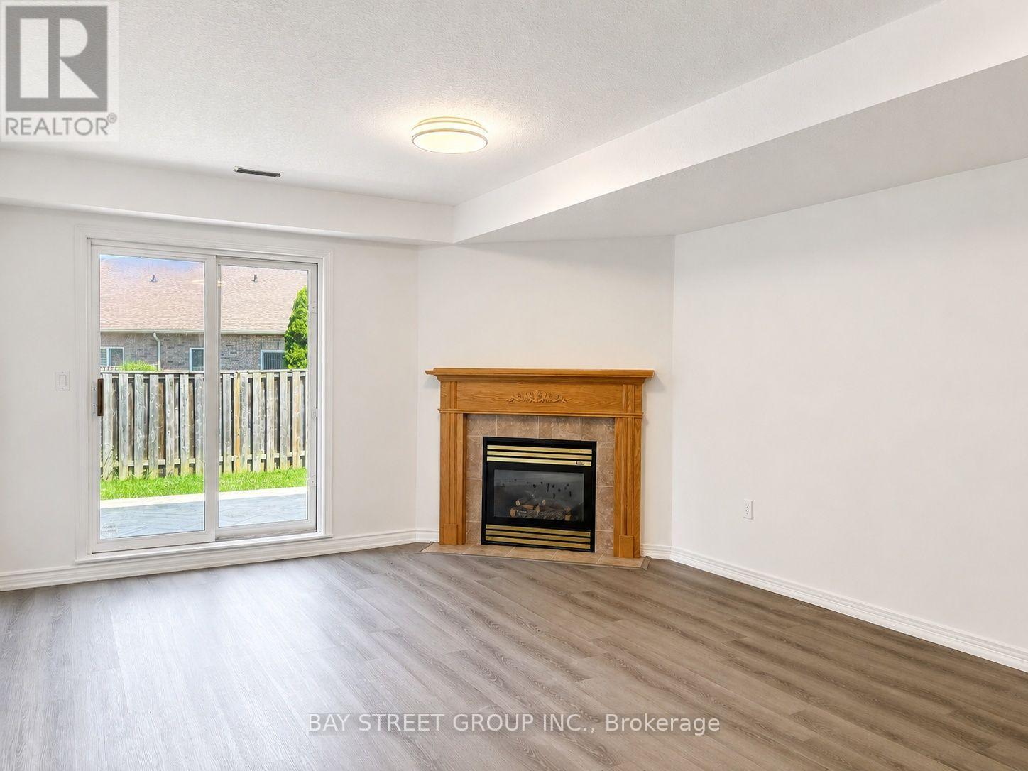 35 Diamond Court, Hamilton, Ontario  L9C 7V5 - Photo 4 - X13605608