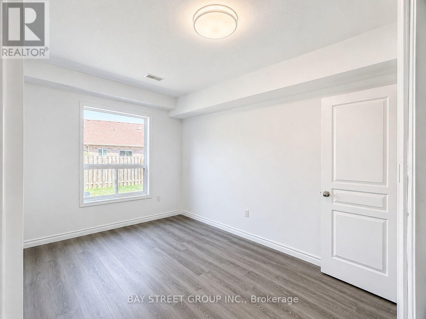 35 Diamond Court, Hamilton, Ontario  L9C 7V5 - Photo 8 - X13605608