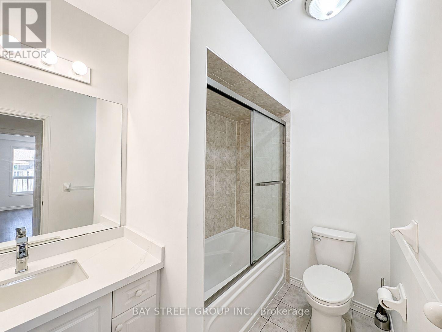35 Diamond Court, Hamilton, Ontario  L9C 7V5 - Photo 9 - X13605608