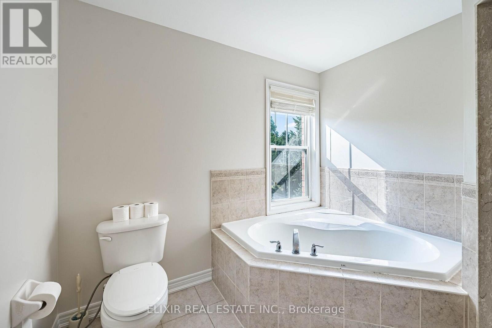 76 North Riverdale Drive, Caledon, Ontario  L7C 1L1 - Photo 25 - W13603620
