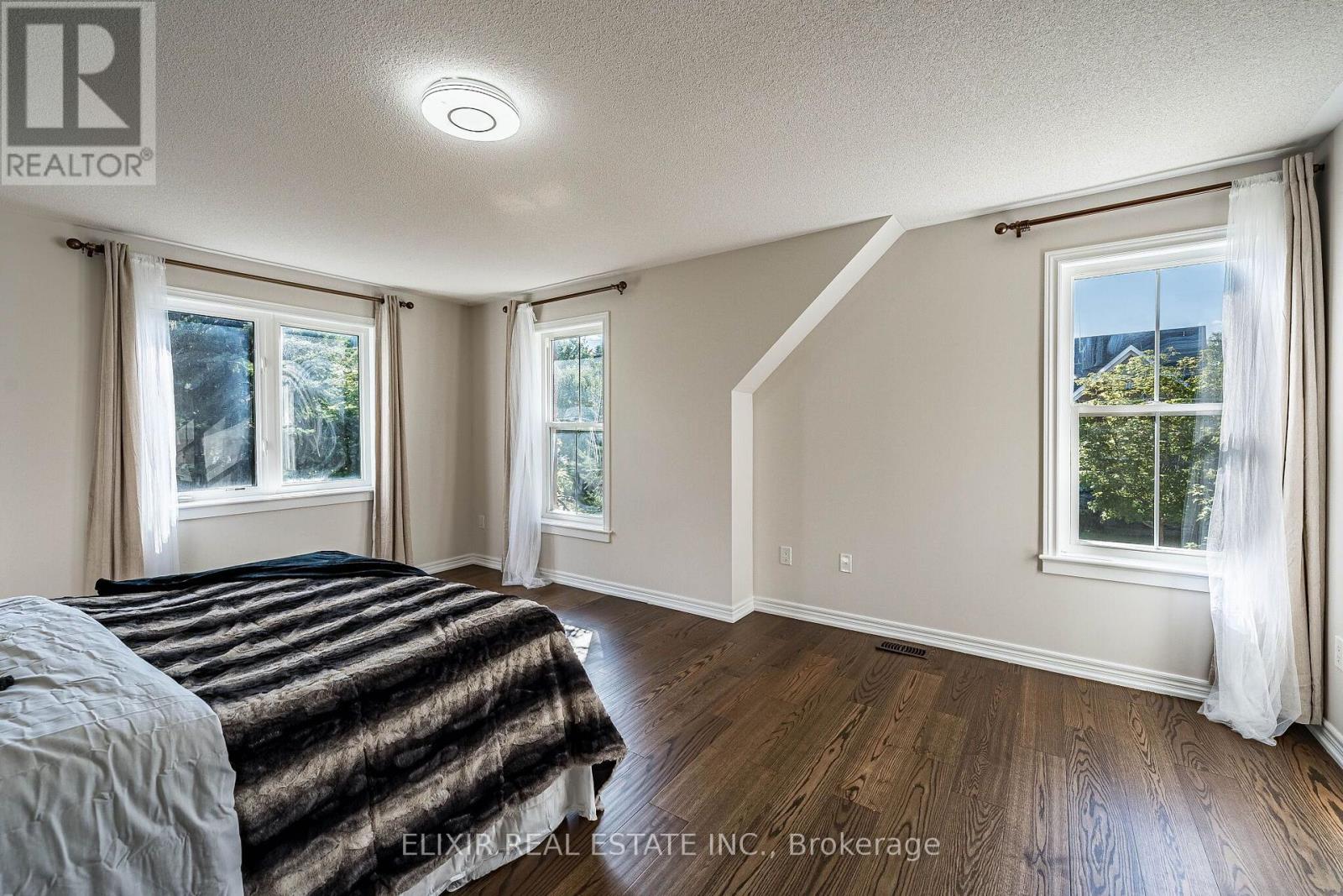 76 North Riverdale Drive, Caledon, Ontario  L7C 1L1 - Photo 22 - W13603620