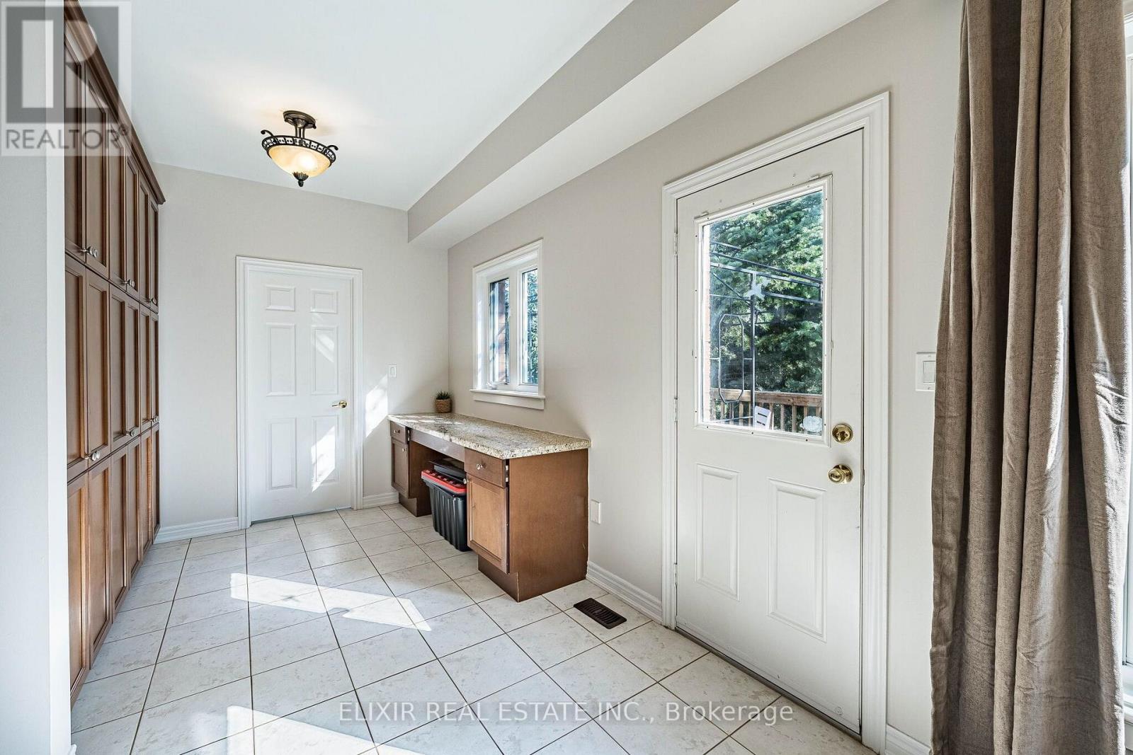 76 North Riverdale Drive, Caledon, Ontario  L7C 1L1 - Photo 29 - W13603620