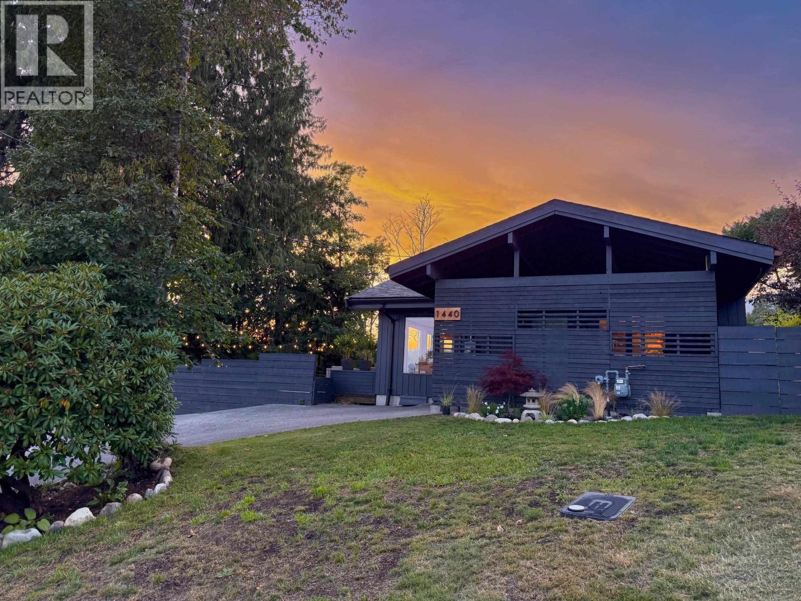 1440 Velvet Road, Gibsons, British Columbia  V0N 1V5 - Photo 39 - R3149923