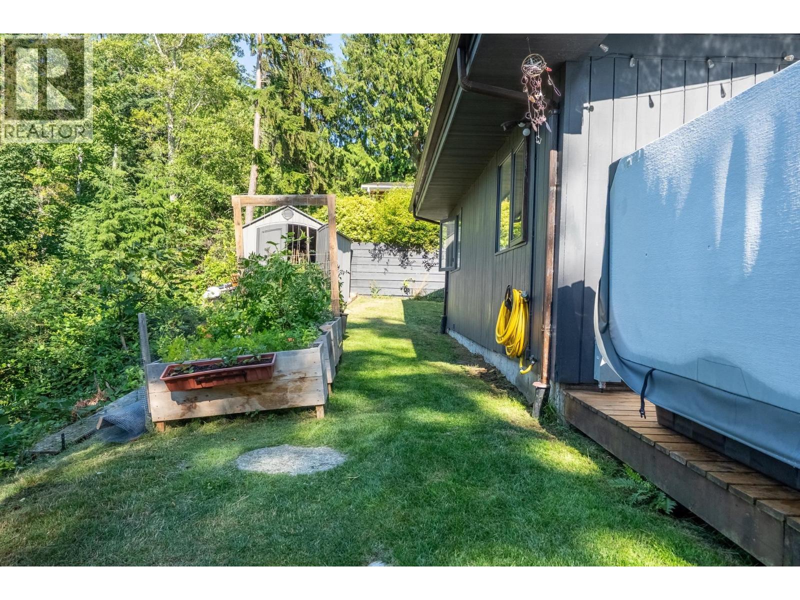1440 Velvet Road, Gibsons, British Columbia  V0N 1V5 - Photo 8 - R3149923