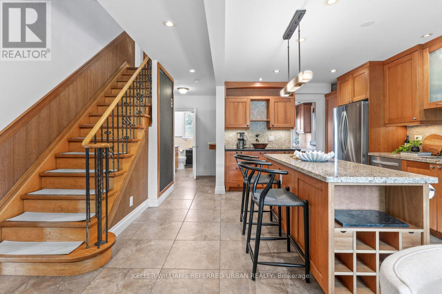 327 Bessborough Drive, Toronto, Ontario  M4G 3K9 - Photo 10 - C13601046