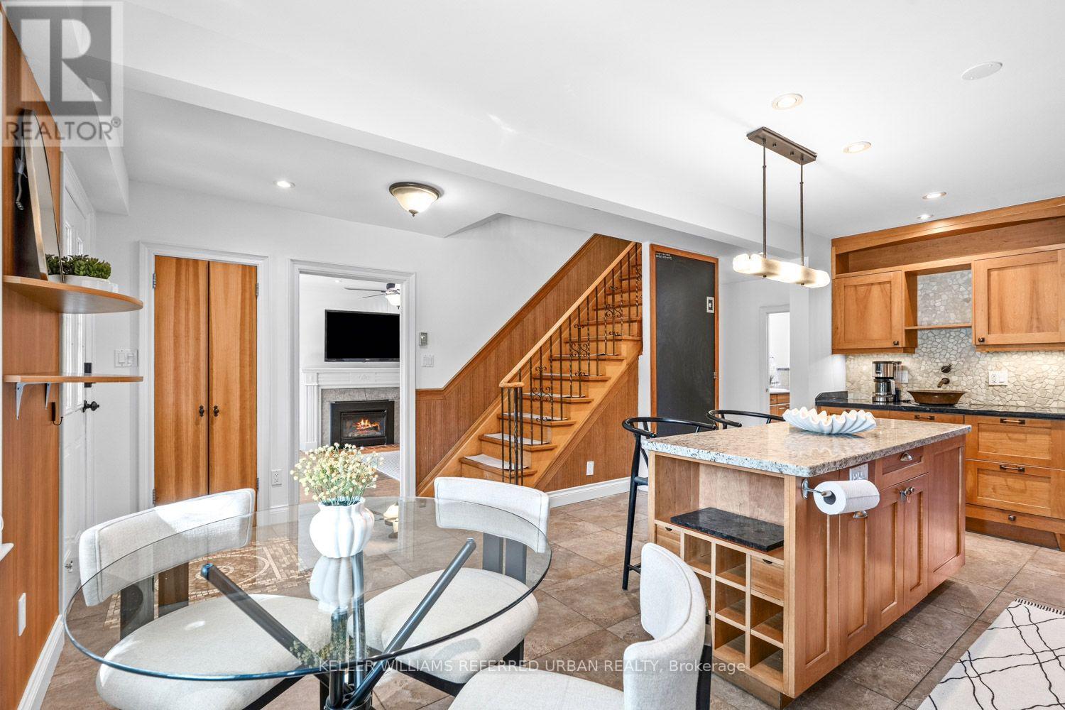 327 Bessborough Drive, Toronto, Ontario  M4G 3K9 - Photo 12 - C13601046