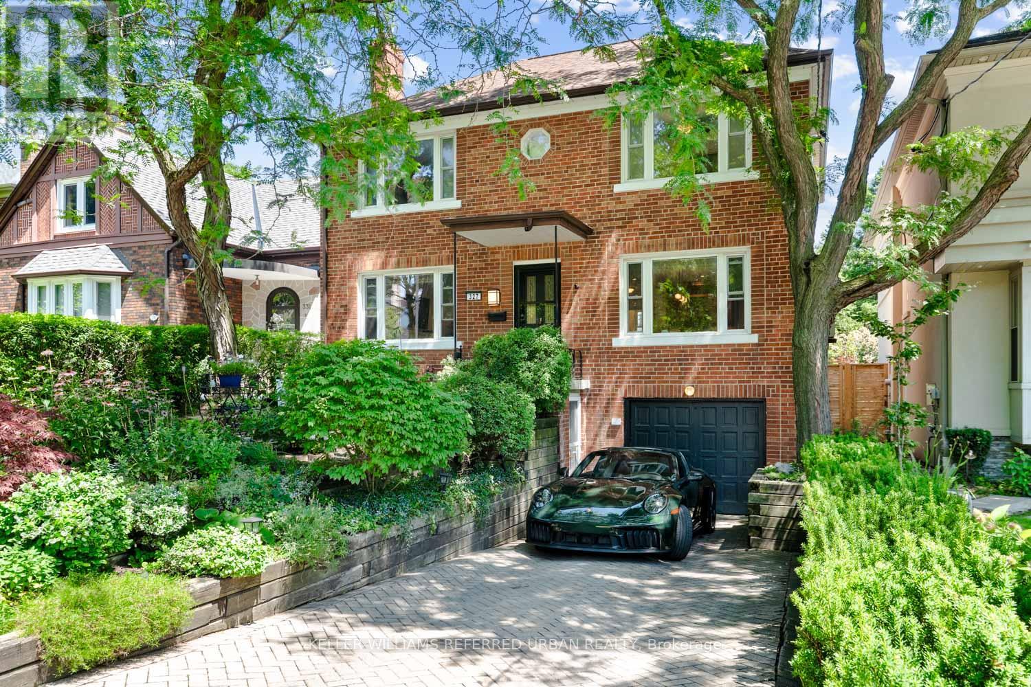 327 BESSBOROUGH DRIVE, Toronto, Ontario