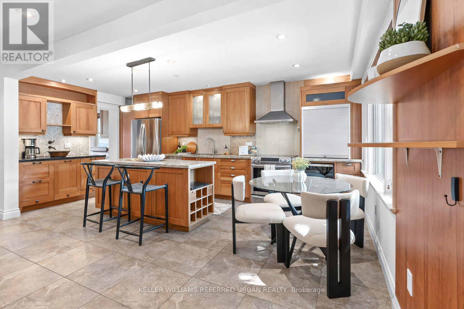327 Bessborough Drive, Toronto, Ontario  M4G 3K9 - Photo 6 - C13601046