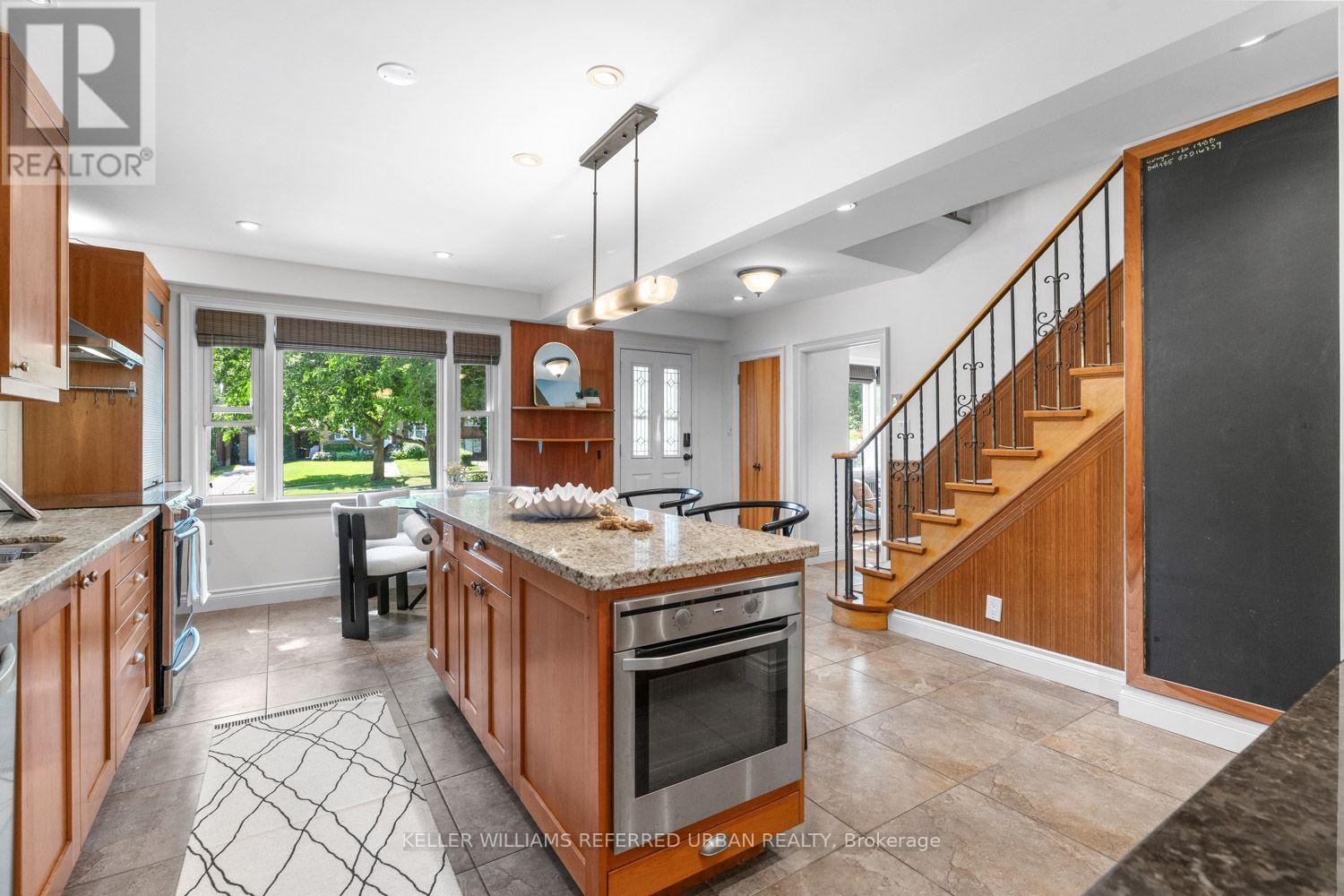 327 Bessborough Drive, Toronto, Ontario  M4G 3K9 - Photo 8 - C13601046