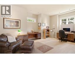 526 Metcalfe Avenue, Kelowna, British Columbia  V1W 5K8 - Photo 41 - 10391372