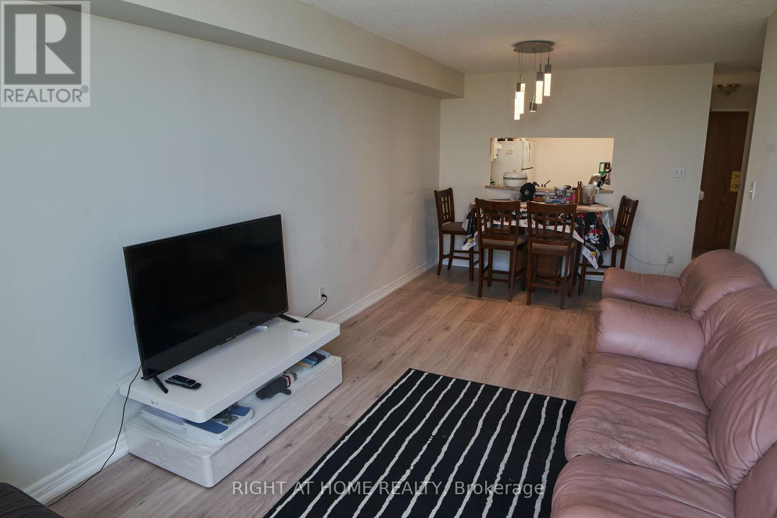 609 - 1700 Eglinton Avenue E, Toronto, Ontario M4A 2X4 - Photo 3 - C13508908