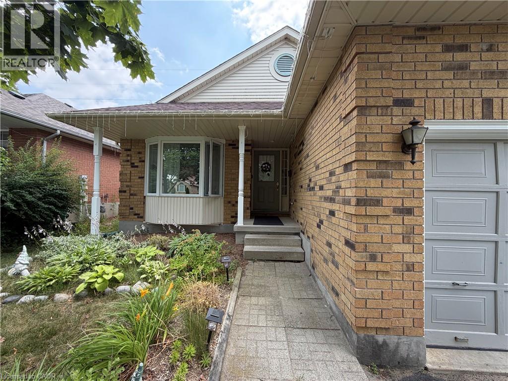 436 Gatestone Boulevard, Waterloo, Ontario  N2T 2J3 - Photo 3 - 40851122