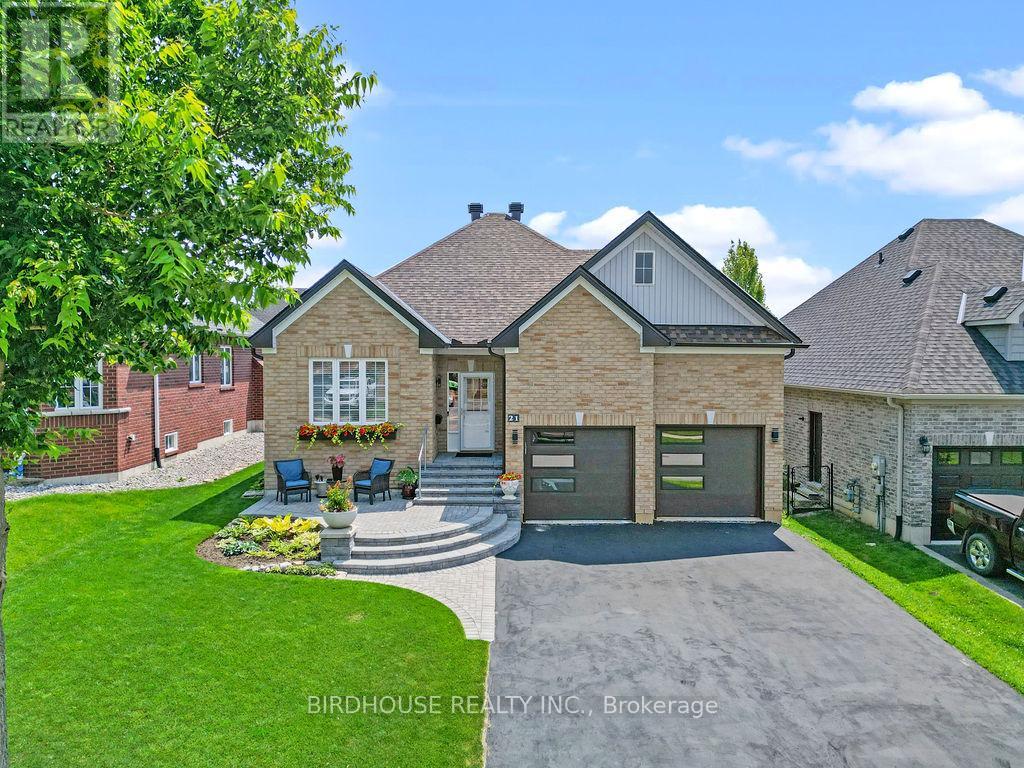 21 ELLIS CRESCENT, Kawartha Lakes (Lindsay)