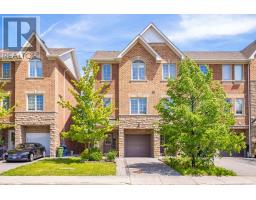 61 PIDGEON STREET, Toronto, Ontario