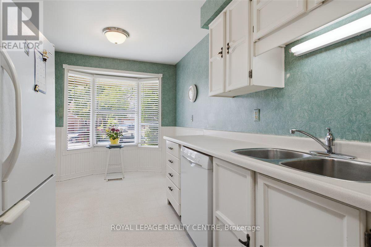 4193 Stonemason Crescent, Mississauga, Ontario  L5L 2Z6 - Photo 7 - W13605724