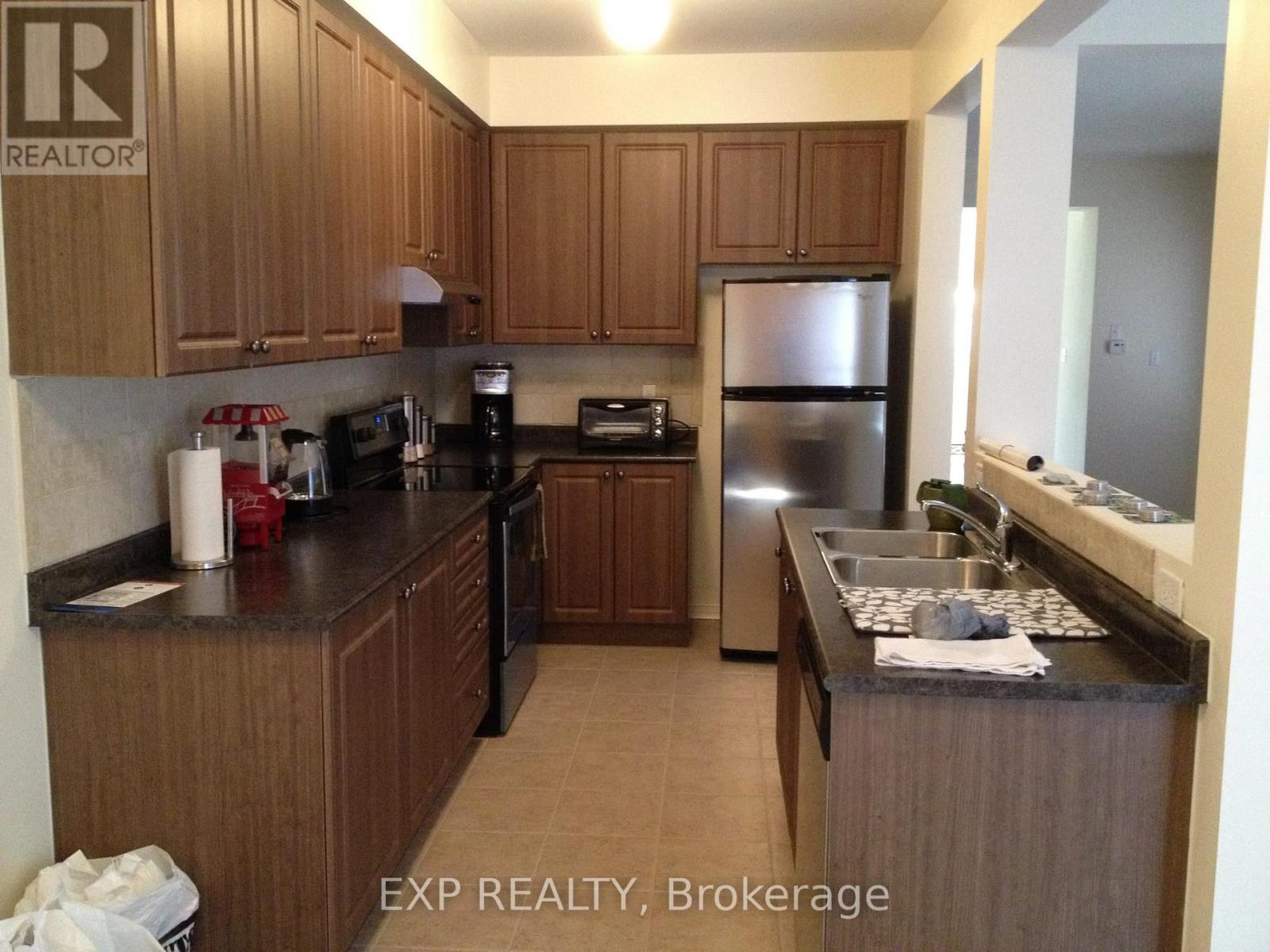 247 Checkerberry Crescent, Brampton, Ontario  L6R 3P7 - Photo 6 - W13605740