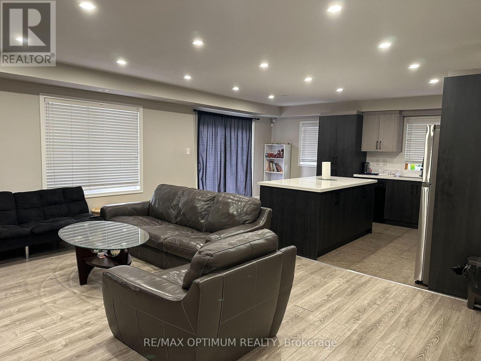 50 Baycliffe Crescent, Brampton, Ontario  L7A 3Z4 - Photo 5 - W13605742