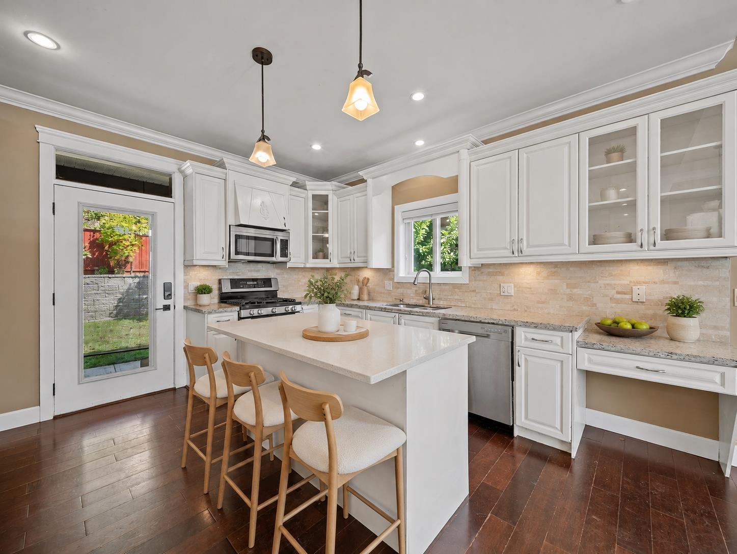 35599 Zanatta Lane, Abbotsford, British Columbia  V3G 0B4 - Photo 3 - R3142330
