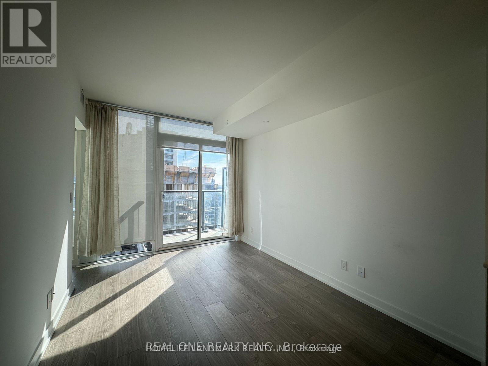 Ph 03 - 19 Western Battery Road, Toronto, Ontario  M6K 3S4 - Photo 7 - C13605834