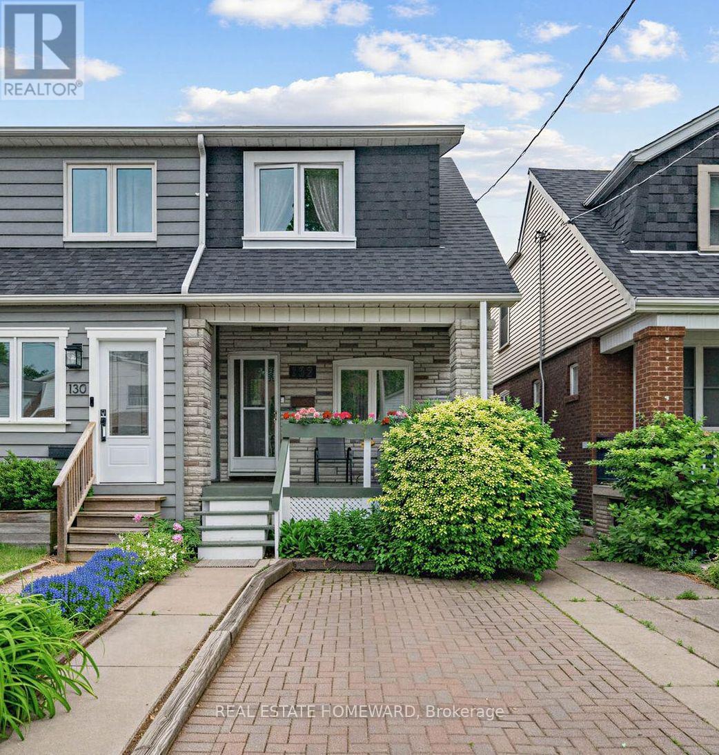 <div class="slider-price">$889,000</div><p>132 Woodmount Avenue, Toronto, Ontario</p>