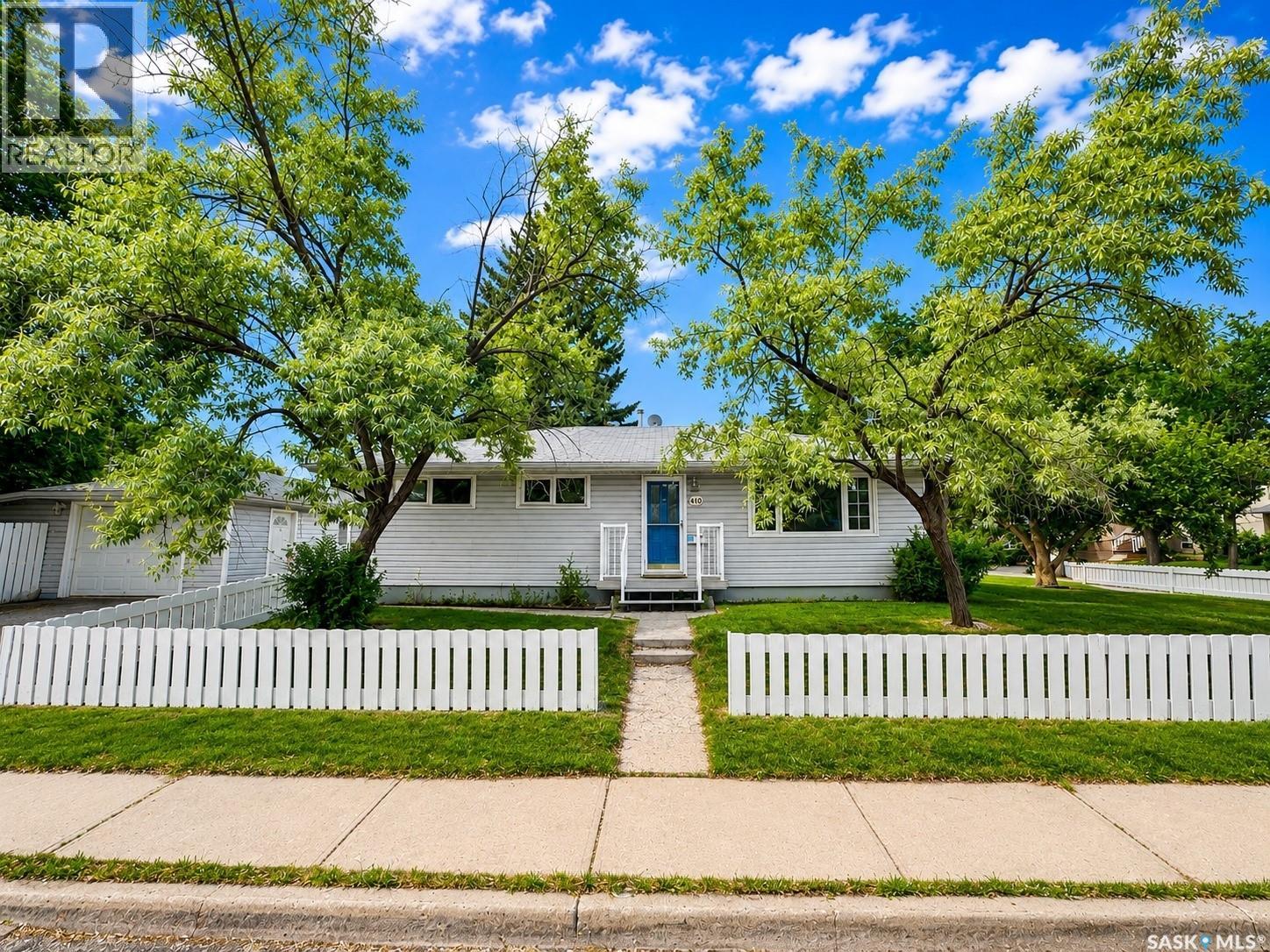 1410 4th AVENUE N, regina, Saskatchewan