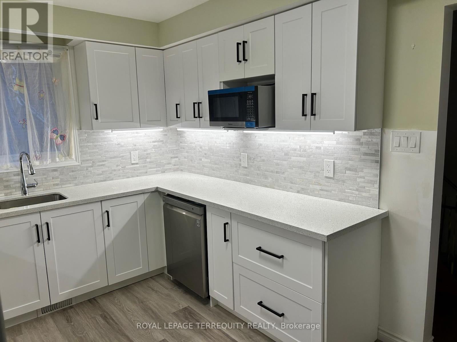 82 Main Street, Toronto, Ontario  M4E 2V7 - Photo 4 - E13605866