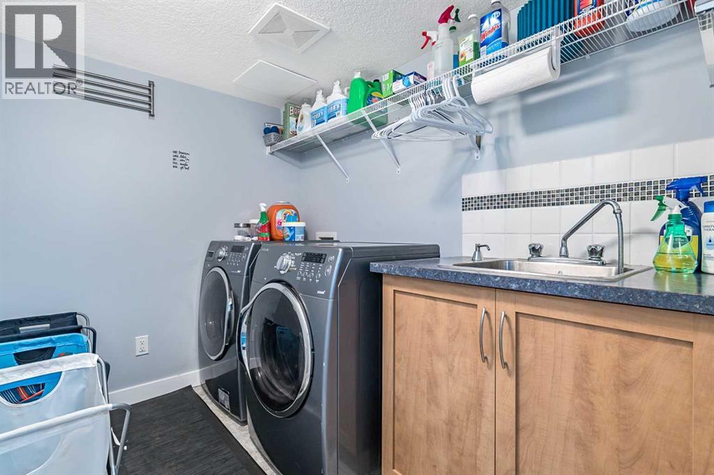 61 Drake Landing Loop, Okotoks, Alberta  T1S 0N3 - Photo 29 - A2298240