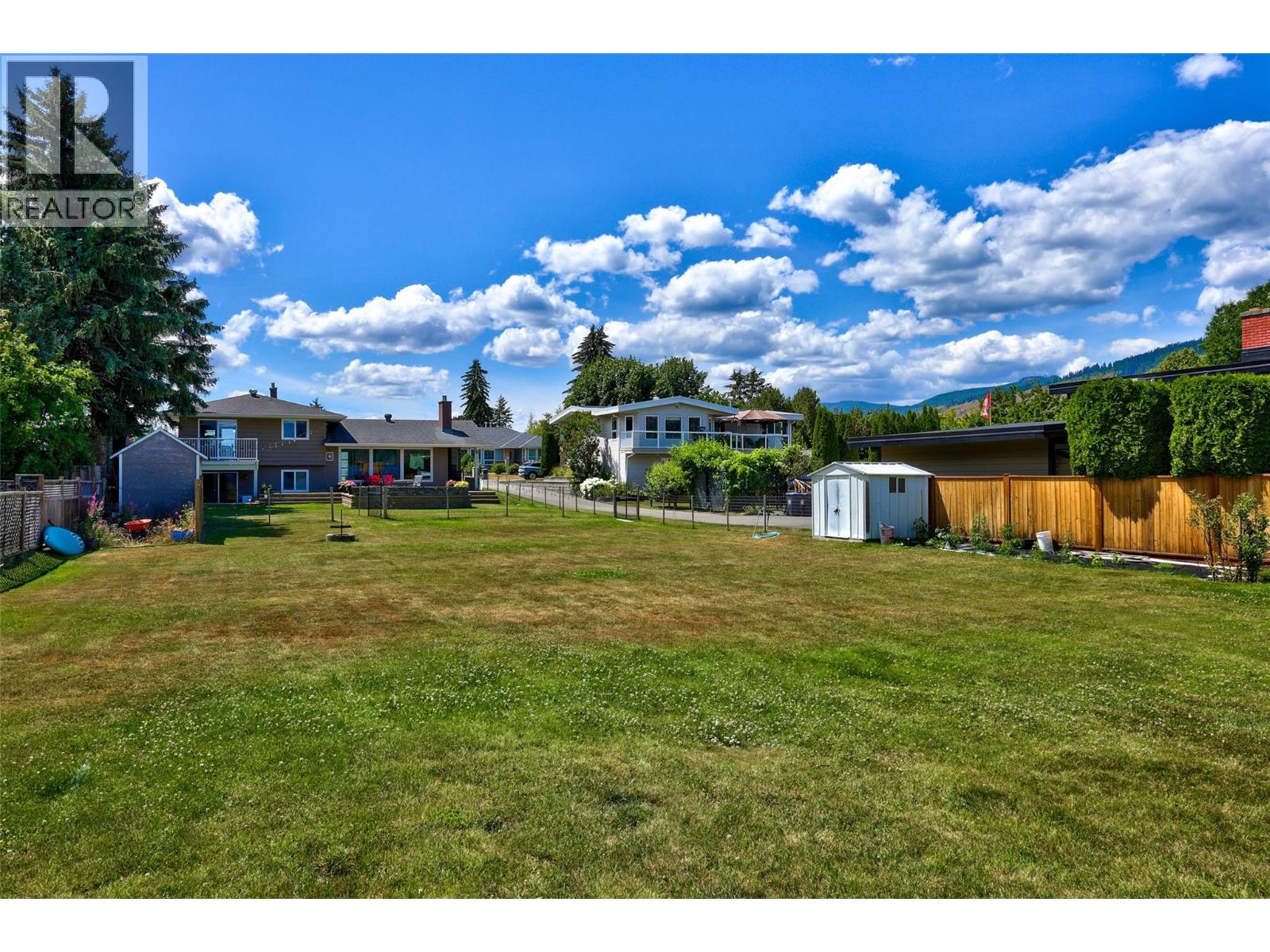 329 & 331 Lakeshore Drive, Chase, British Columbia  V0E 1M0 - Photo 36 - 10393092