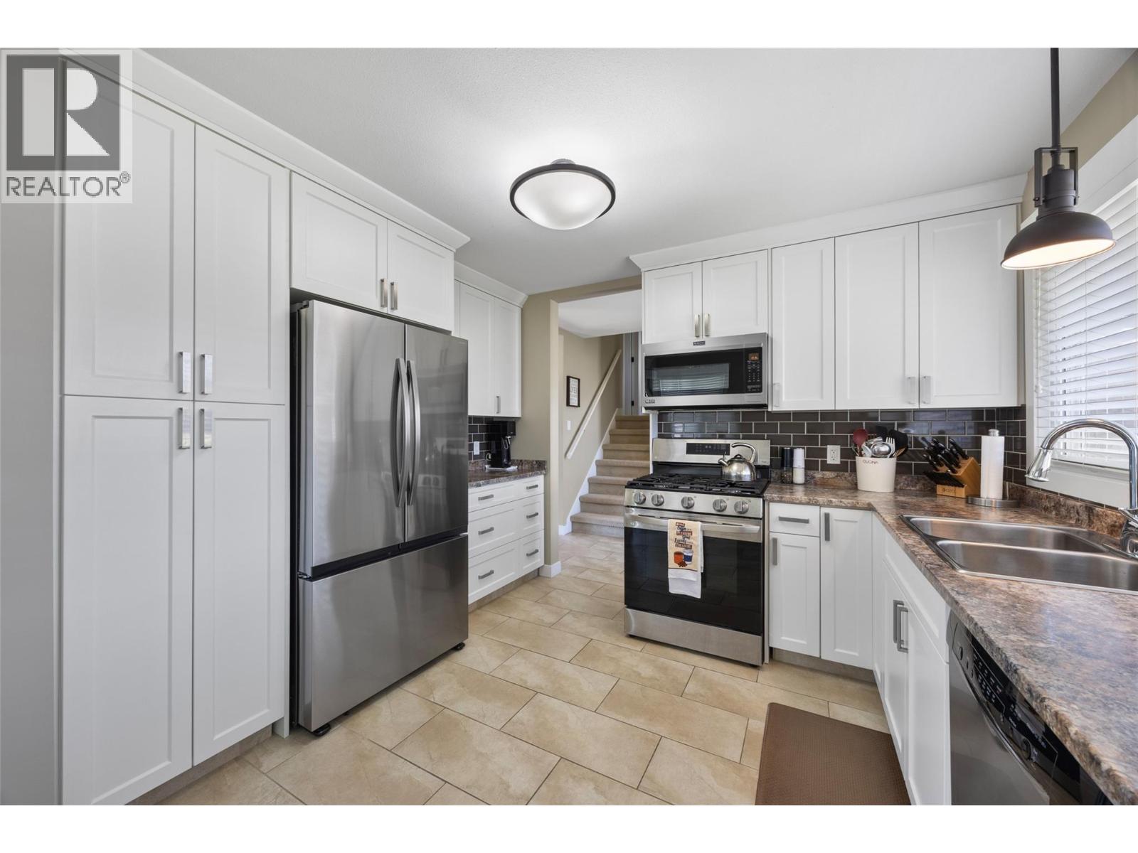 329 & 331 Lakeshore Drive, Chase, British Columbia  V0E 1M0 - Photo 12 - 10393092