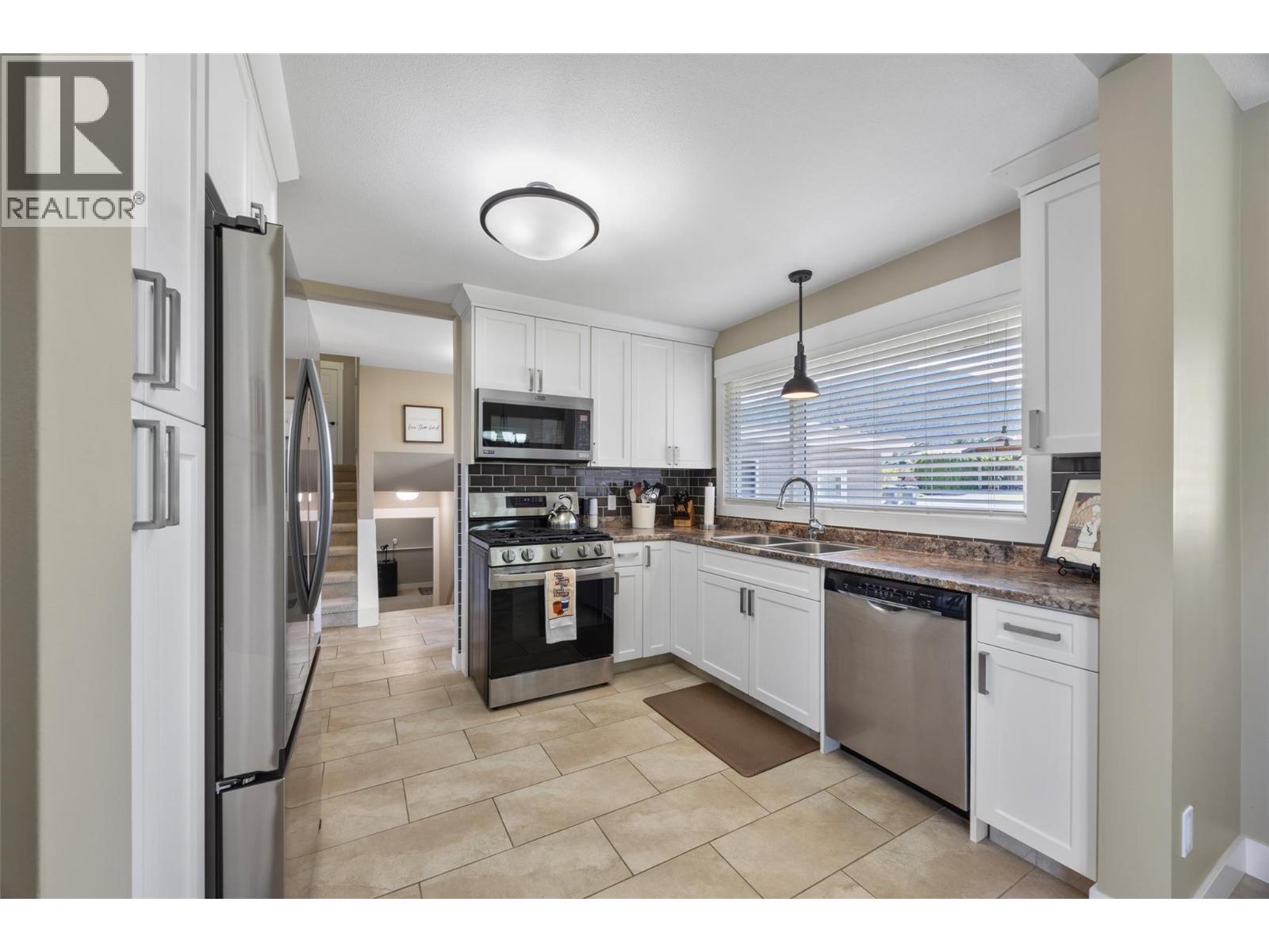 329 & 331 Lakeshore Drive, Chase, British Columbia  V0E 1M0 - Photo 13 - 10393092