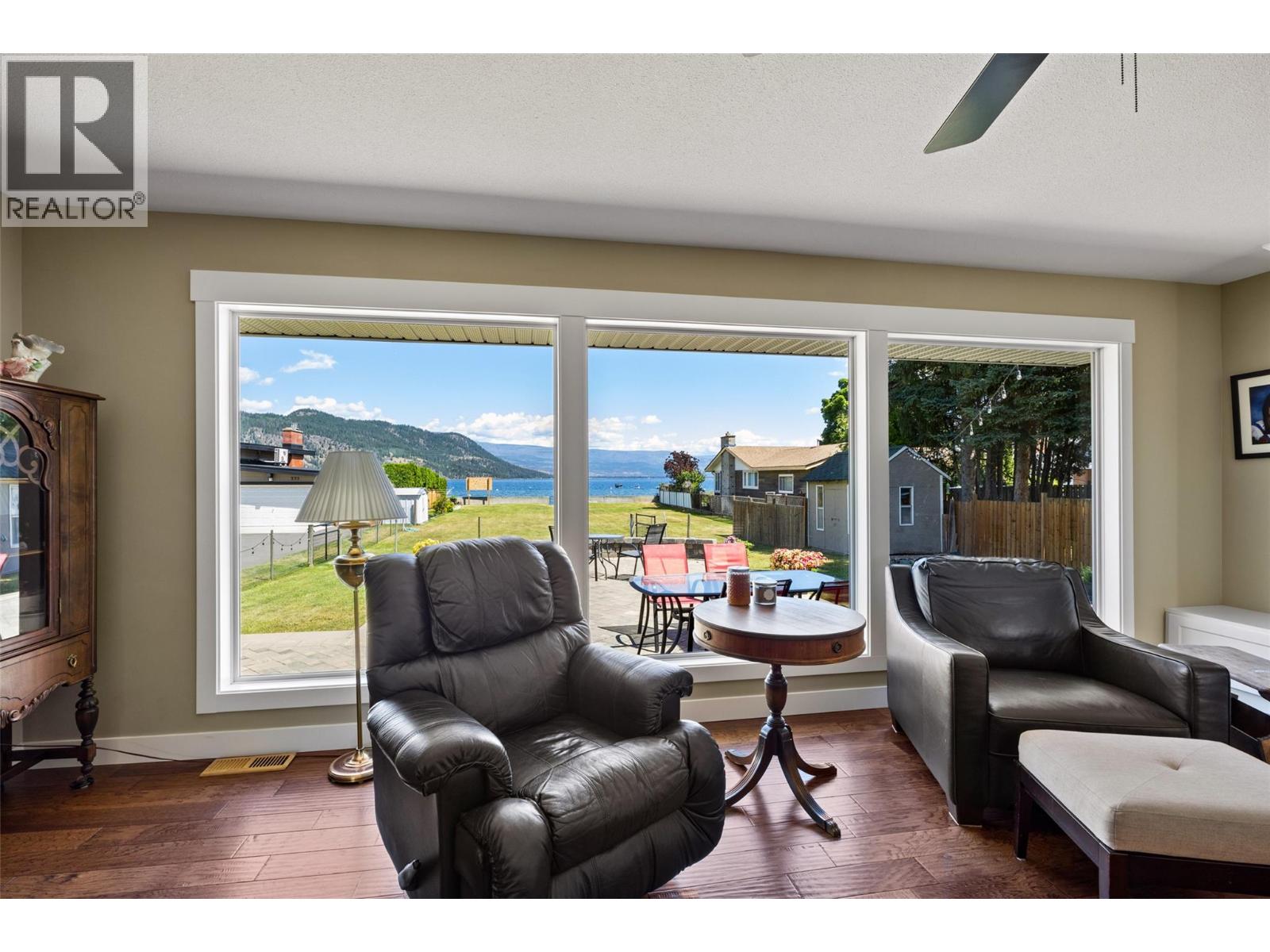 329 & 331 Lakeshore Drive, Chase, British Columbia  V0E 1M0 - Photo 8 - 10393092