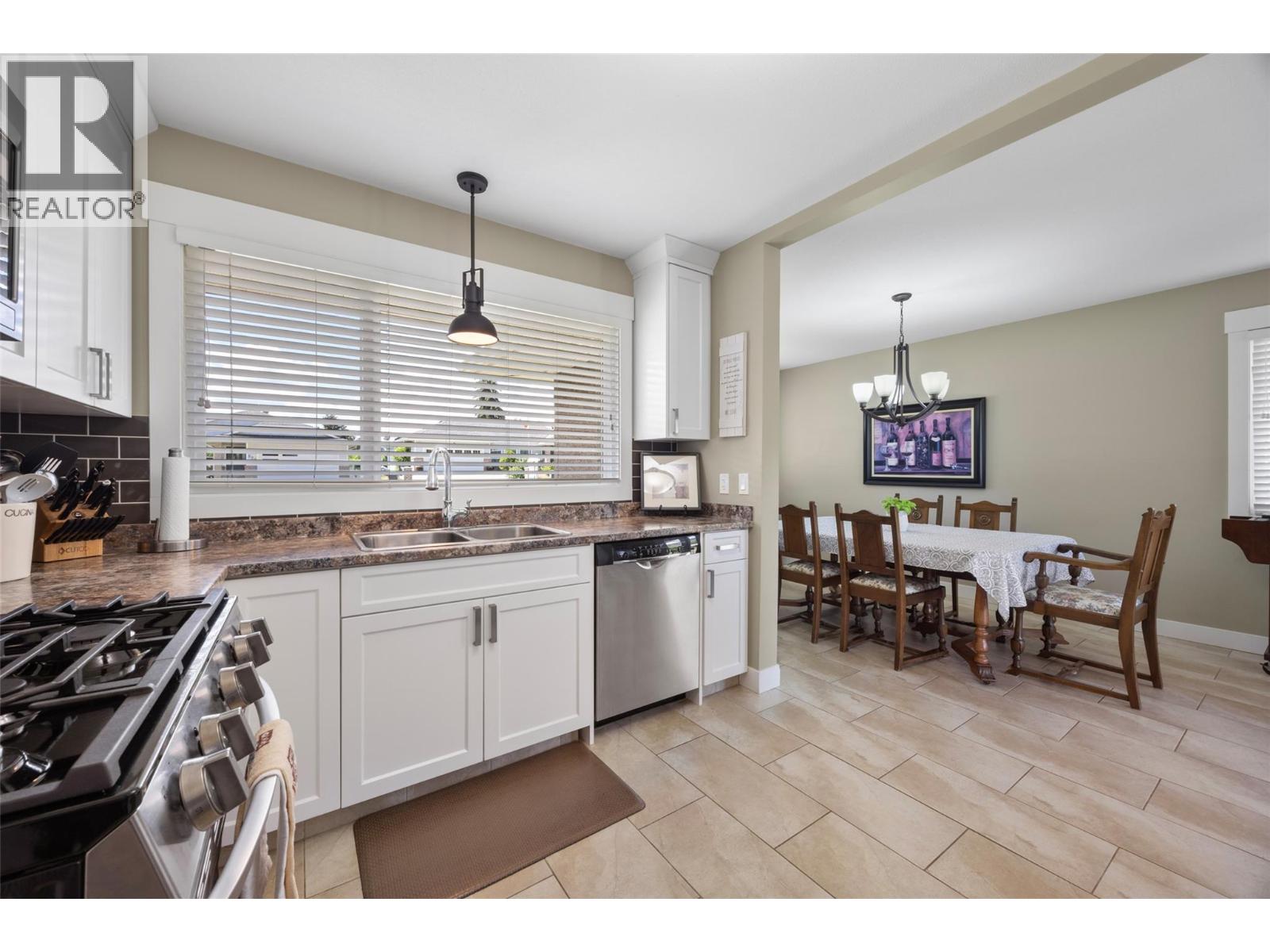 329 & 331 Lakeshore Drive, Chase, British Columbia  V0E 1M0 - Photo 11 - 10393092