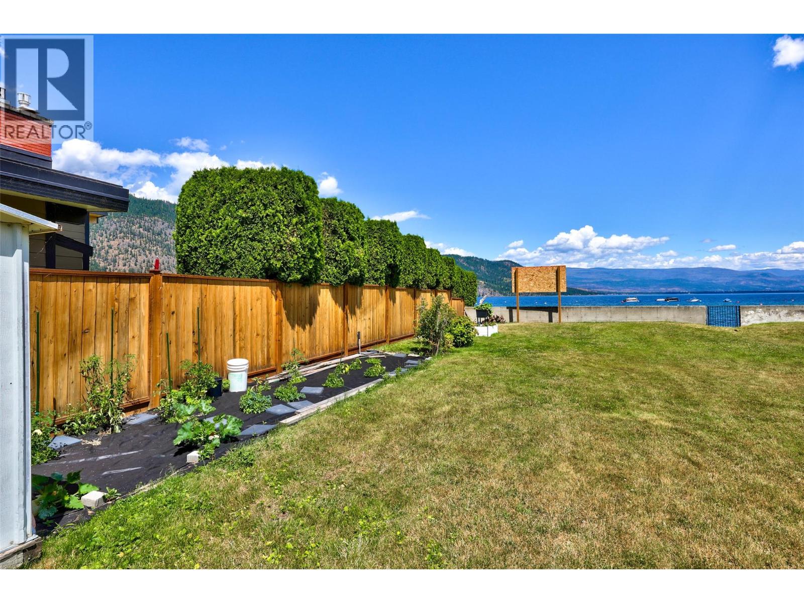 329 & 331 Lakeshore Drive, Chase, British Columbia  V0E 1M0 - Photo 33 - 10393092