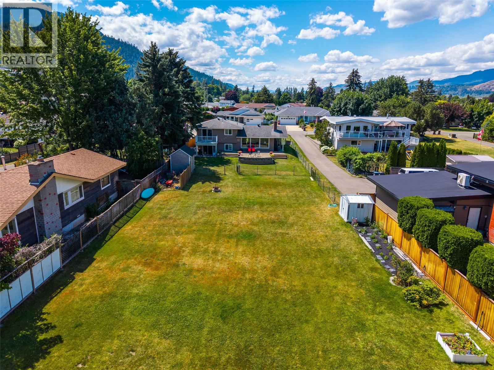 329 & 331 Lakeshore Drive, Chase, British Columbia  V0E 1M0 - Photo 46 - 10393092