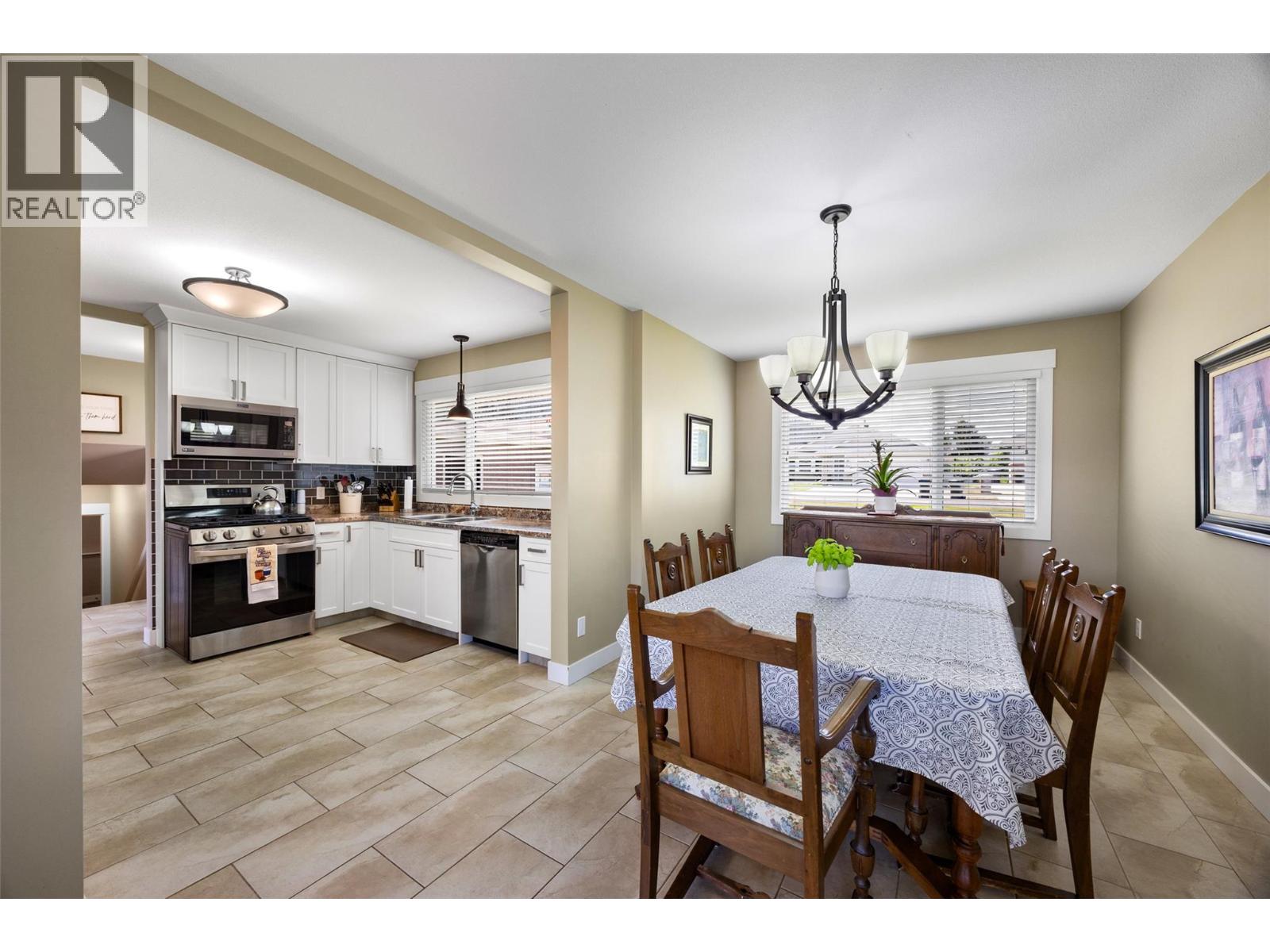 329 & 331 Lakeshore Drive, Chase, British Columbia  V0E 1M0 - Photo 14 - 10393092