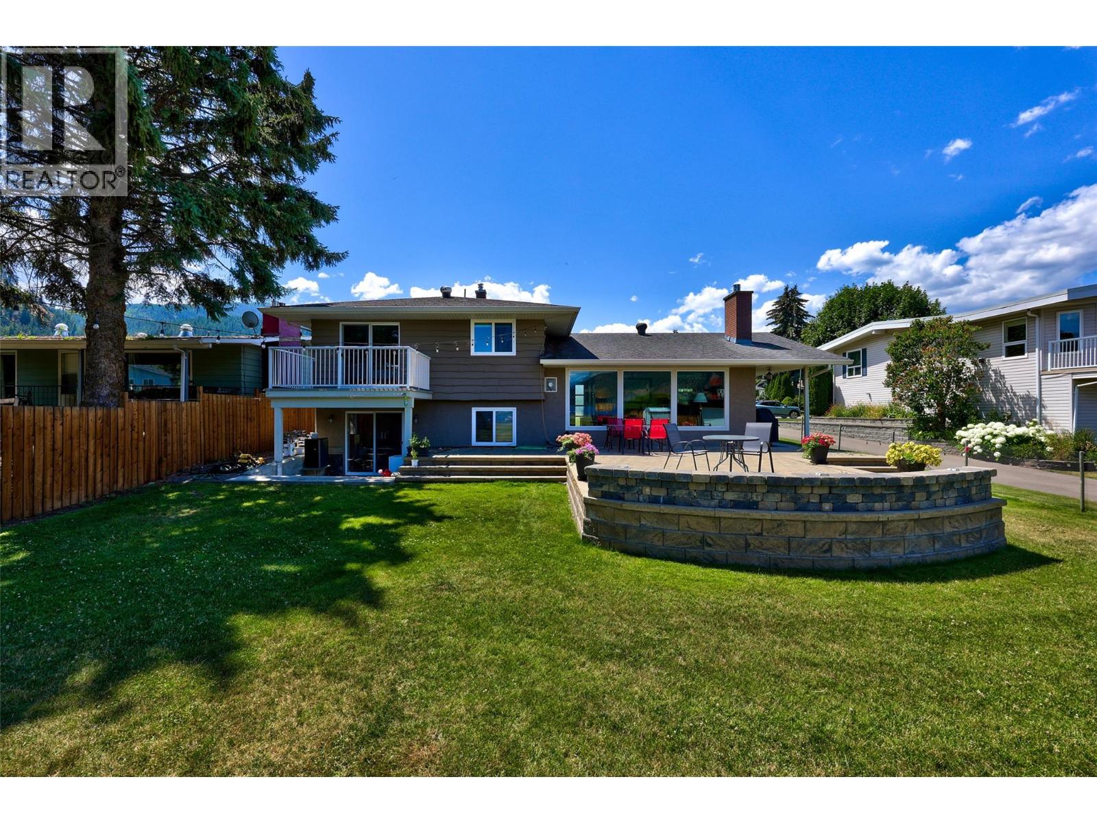 329 & 331 Lakeshore Drive, Chase, British Columbia  V0E 1M0 - Photo 32 - 10393092