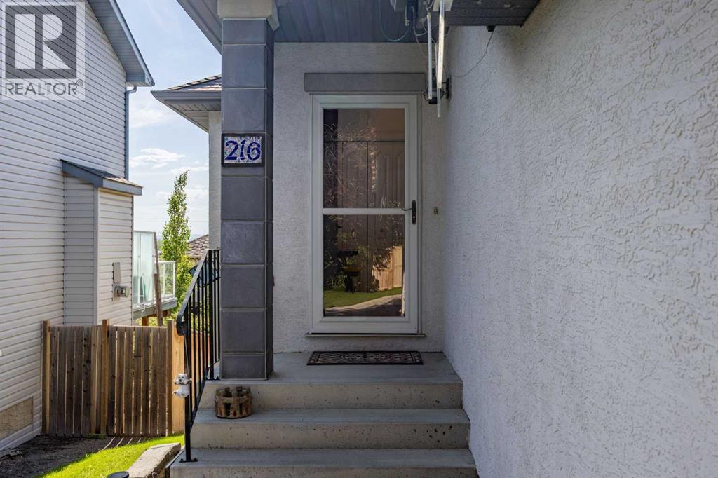 216 Tuscany Ridge View NW, Calgary, Alberta  T3L 2J2 - Photo 4 - A2331766