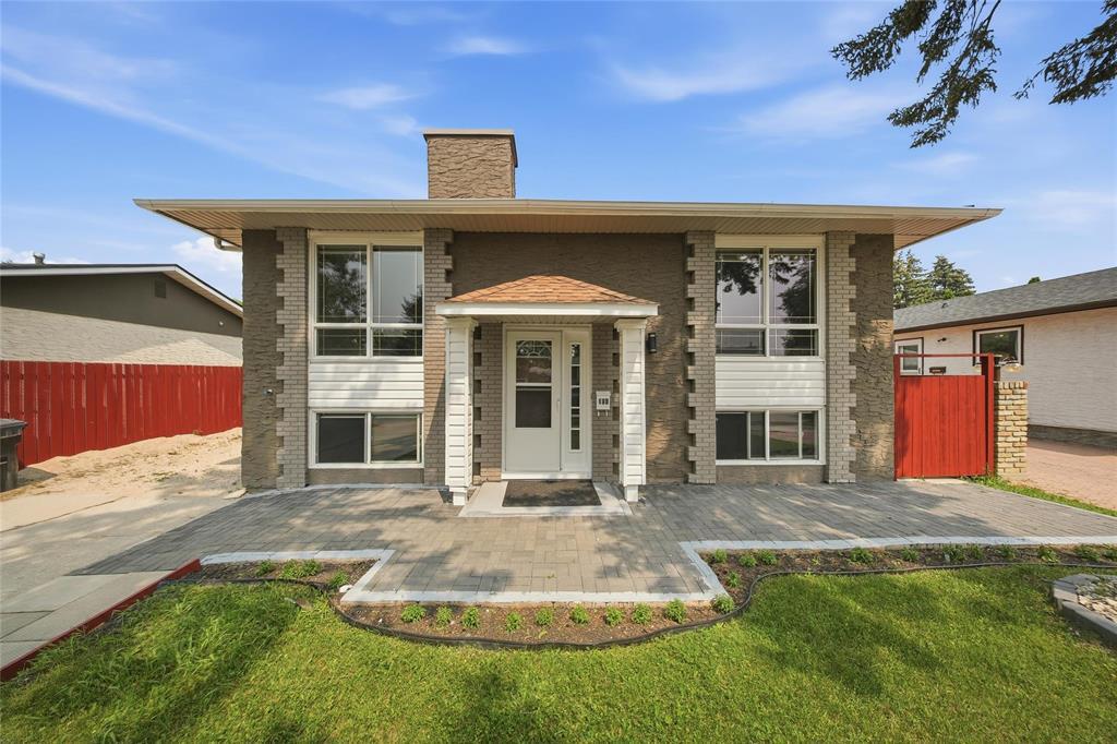 190 Leahcrest Crescent, Winnipeg, Manitoba  R2P 1P4 - Photo 1 - 202618424
