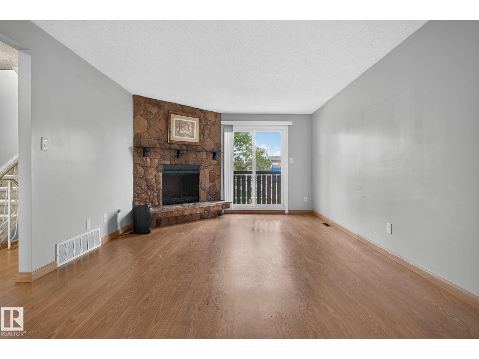 10644 158 Av Nw, Edmonton, Alberta  T5X 4H5 - Photo 9 - E4500525