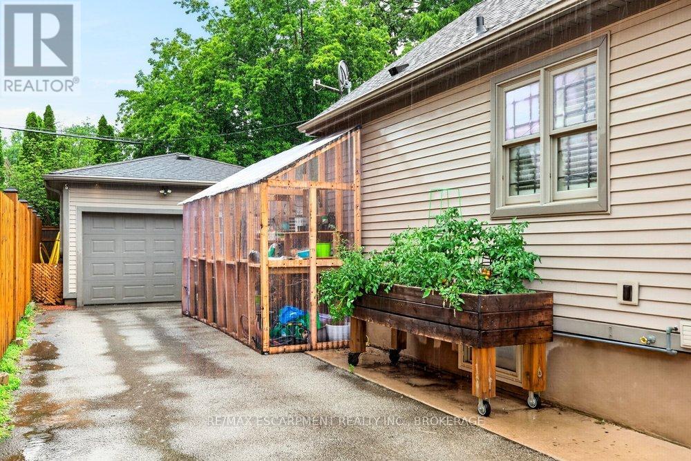 73 Margery Avenue, St. Catharines, Ontario  L2R 6K2 - Photo 38 - X13595562