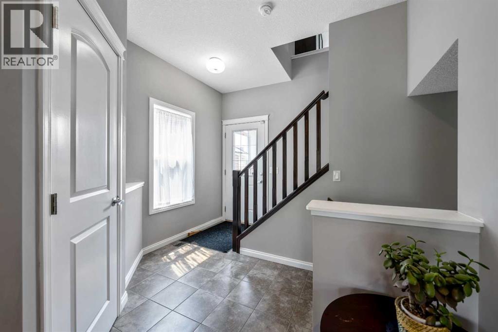 64 Sunrise Terrace, Cochrane, Alberta  T4C 0V3 - Photo 4 - A2325595