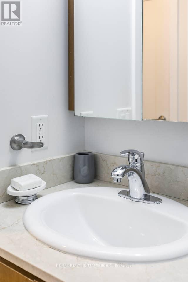 1109 - 20 BLUE JAYS WAY - Photo 19