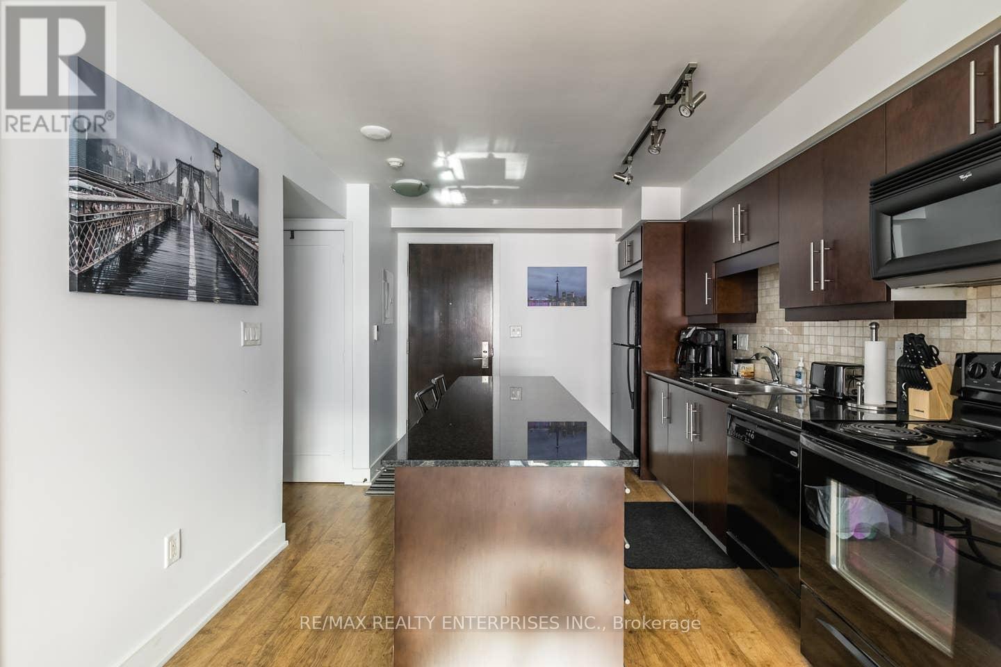 1109 - 20 BLUE JAYS WAY - Photo 6