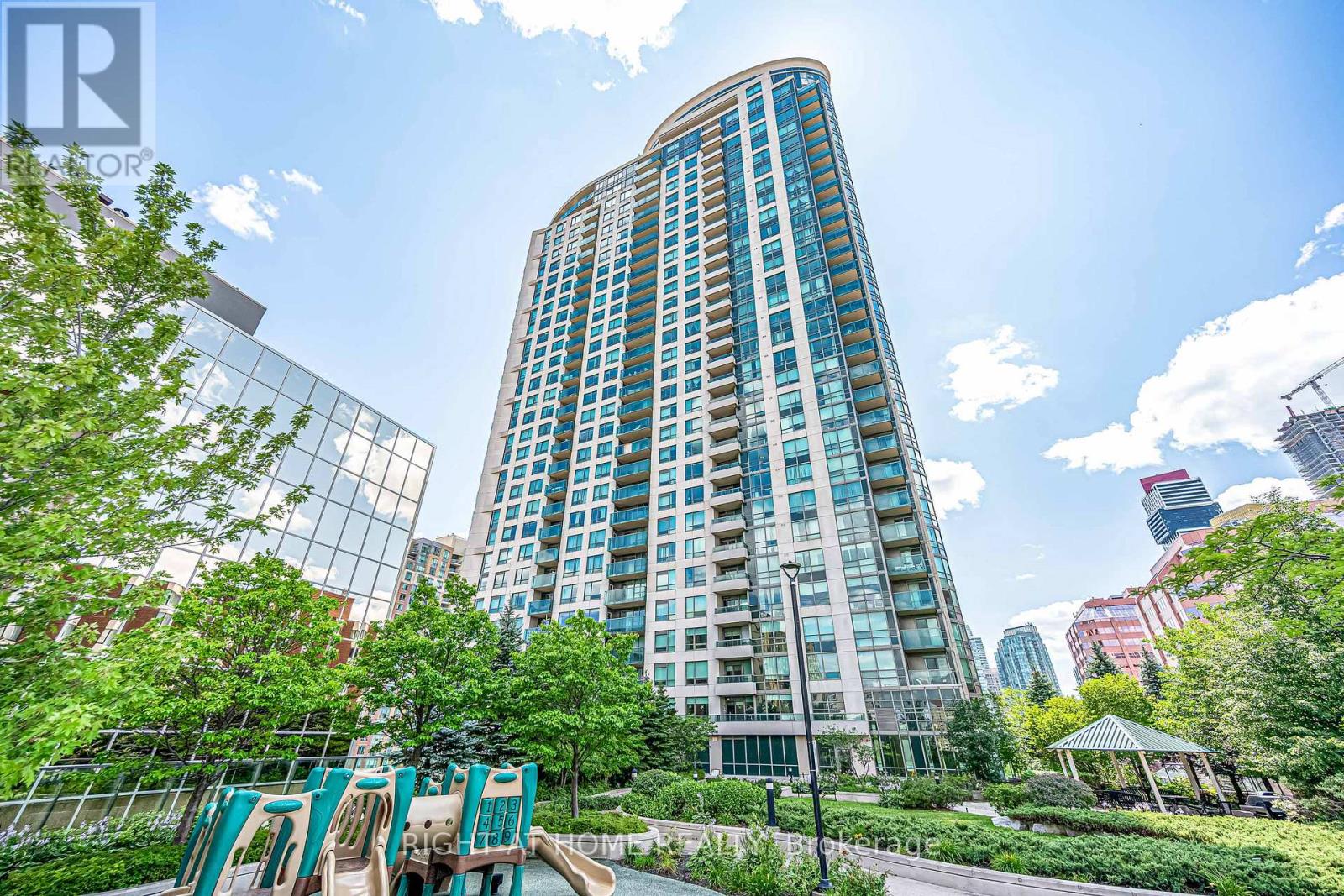 #2902 - 208 Enfield Place, Mississauga, Ontario  L5B 0G8 - Photo 2 - W13605984