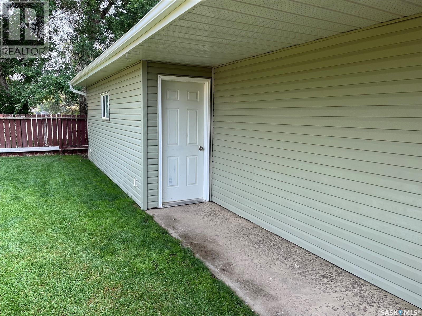 214 Westview Drive, Coronach, Saskatchewan  S0H 0Z0 - Photo 7 - SK043676