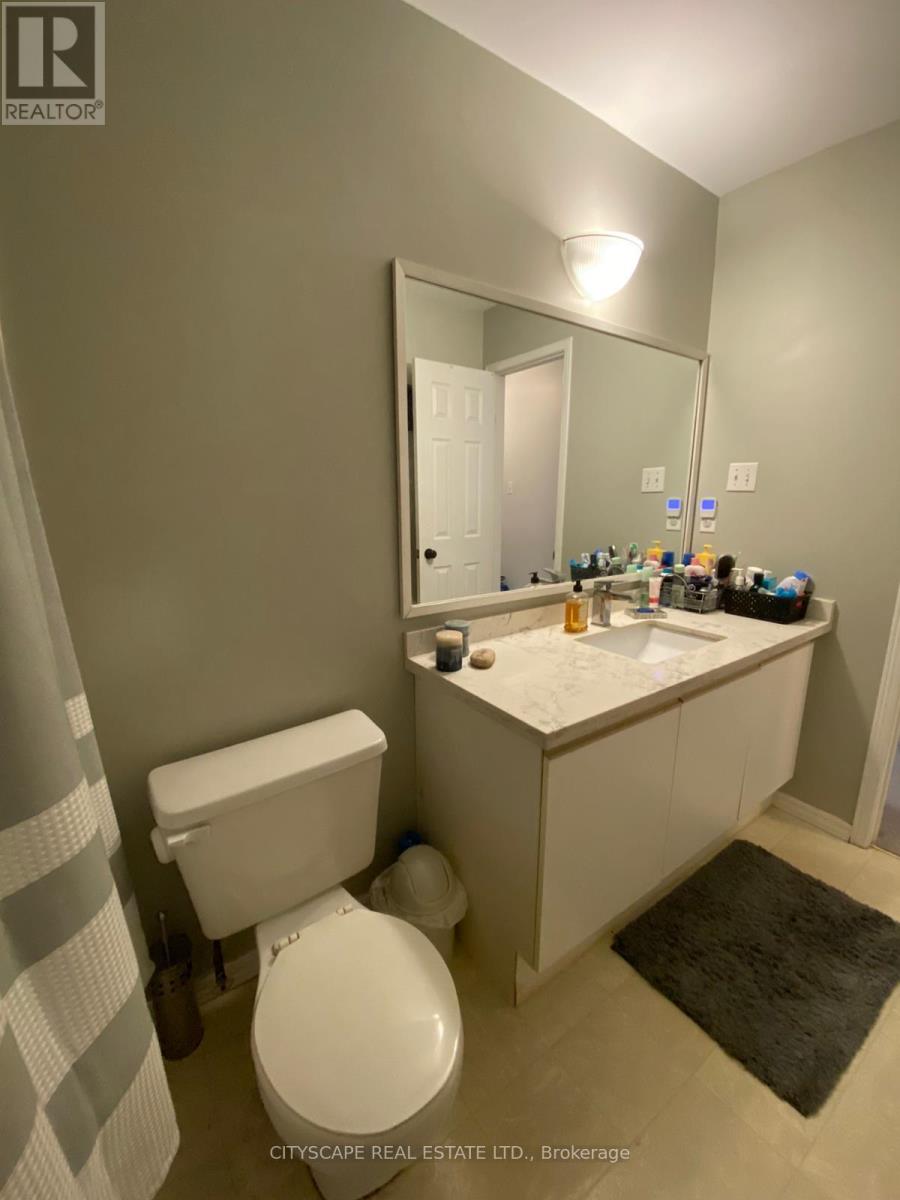 40 - 1050 Bristol Road W, Mississauga, Ontario  L5V 2E8 - Photo 4 - W13606076