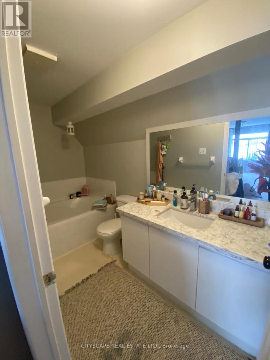 40 - 1050 Bristol Road W, Mississauga, Ontario  L5V 2E8 - Photo 6 - W13606076
